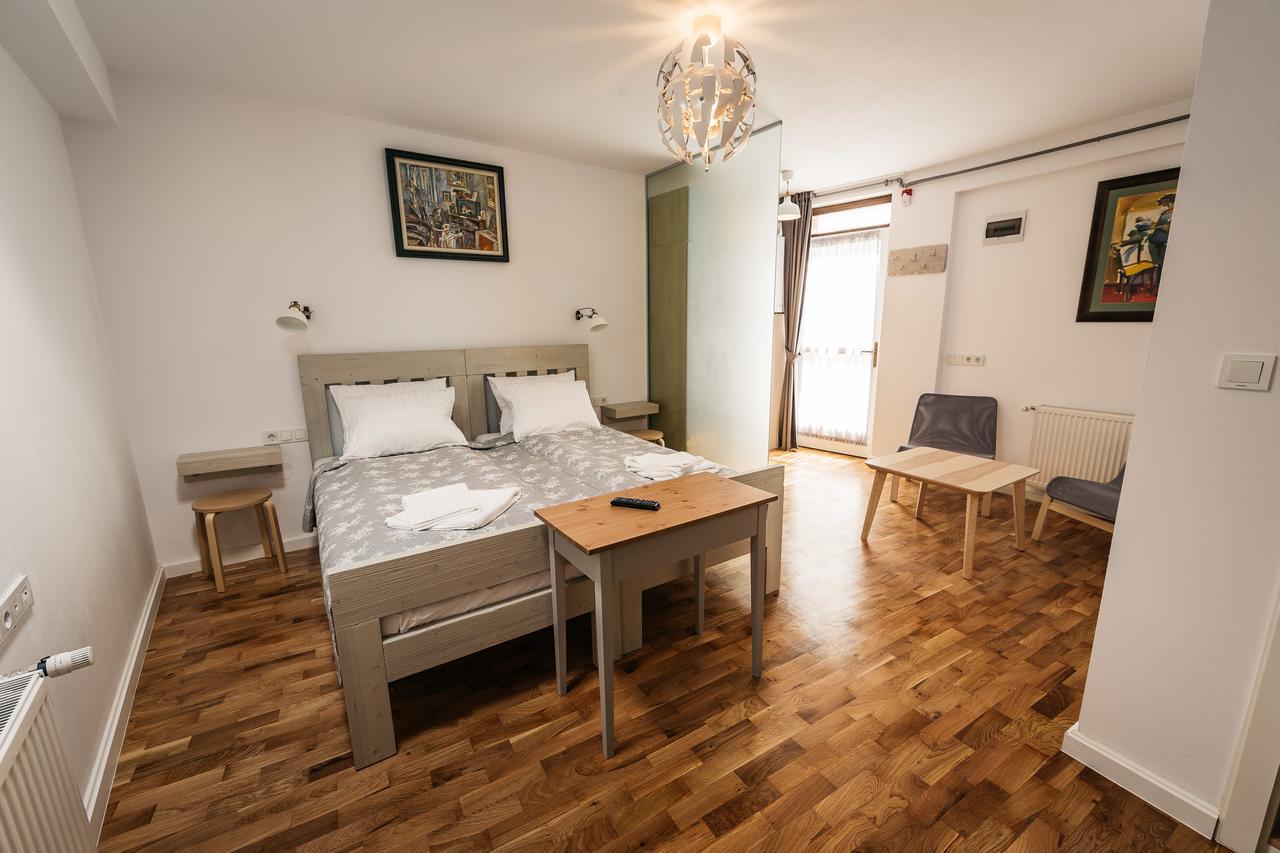 Yellowboot Aparthotel Nagyszeben Kültér fotó