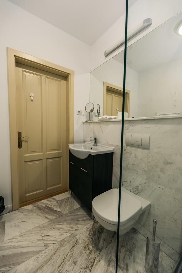 Yellowboot Aparthotel Nagyszeben Kültér fotó