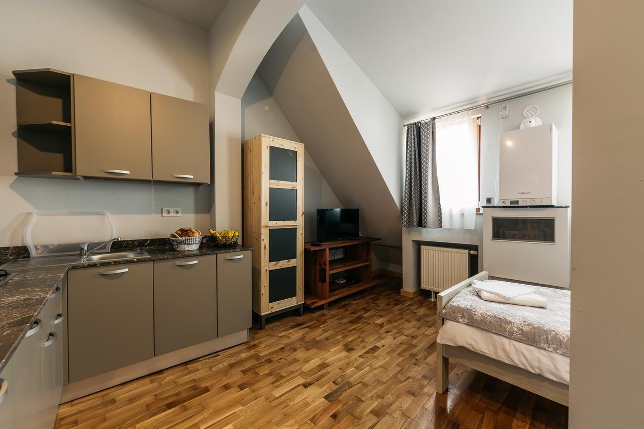 Yellowboot Aparthotel Nagyszeben Kültér fotó