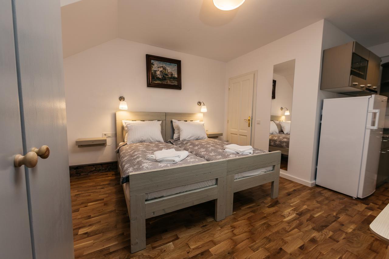 Yellowboot Aparthotel Nagyszeben Kültér fotó
