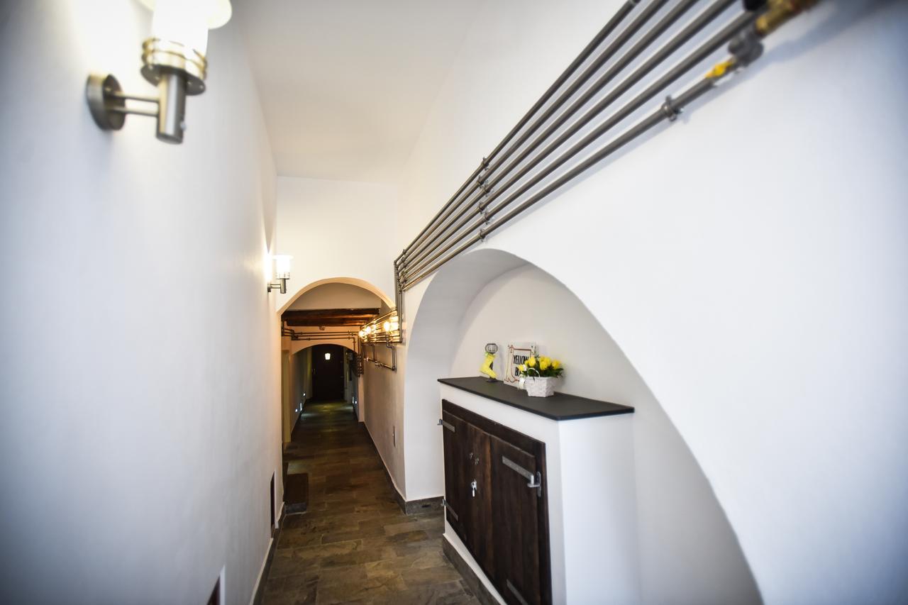 Yellowboot Aparthotel Nagyszeben Kültér fotó